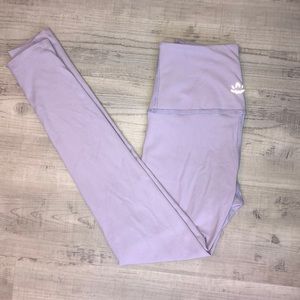 Beyond yoga light purple leggings
